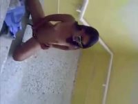 Estudiante dominicana en paja en la escalera – Xleche.com – Videos porno