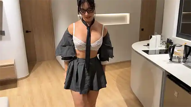 Sexy la secretaria seduce a su jefe se ponen caliente – Xleche.com – Videos porno