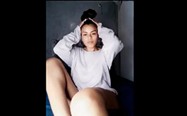 Yeraldin masturbándose su tremenda cuca – Xleche.com – Videos porno